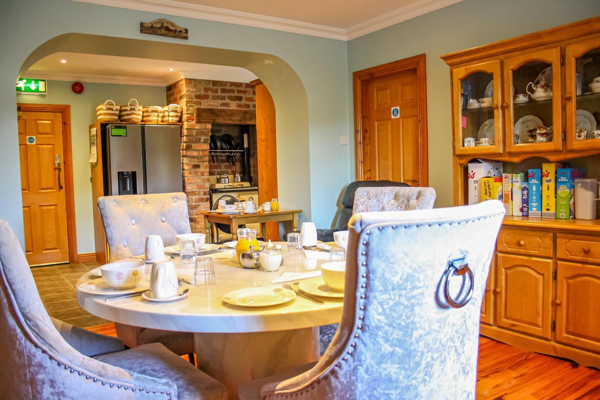 The Coach Inn Strabane Luaran gambar