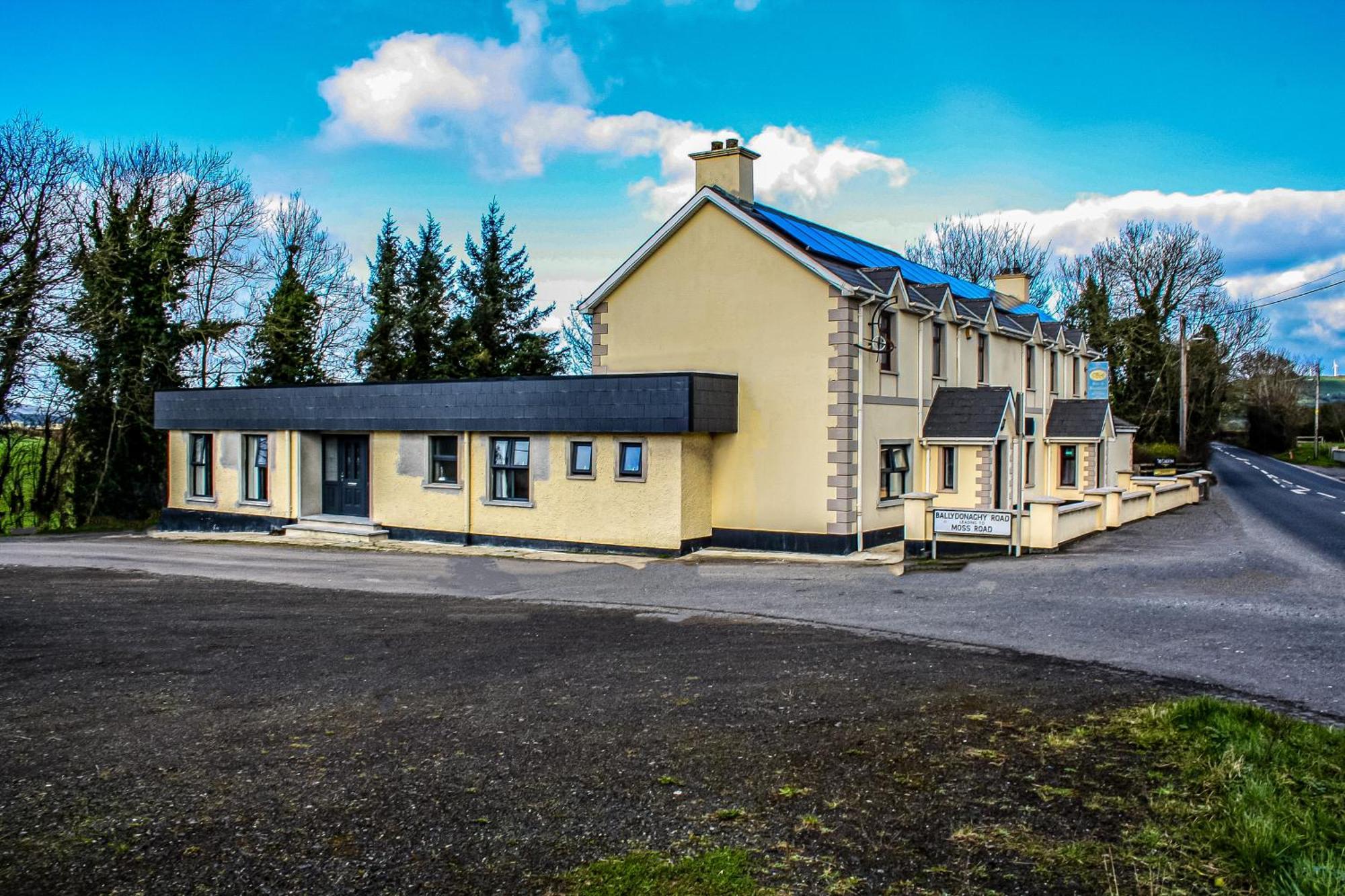 The Coach Inn Strabane Luaran gambar