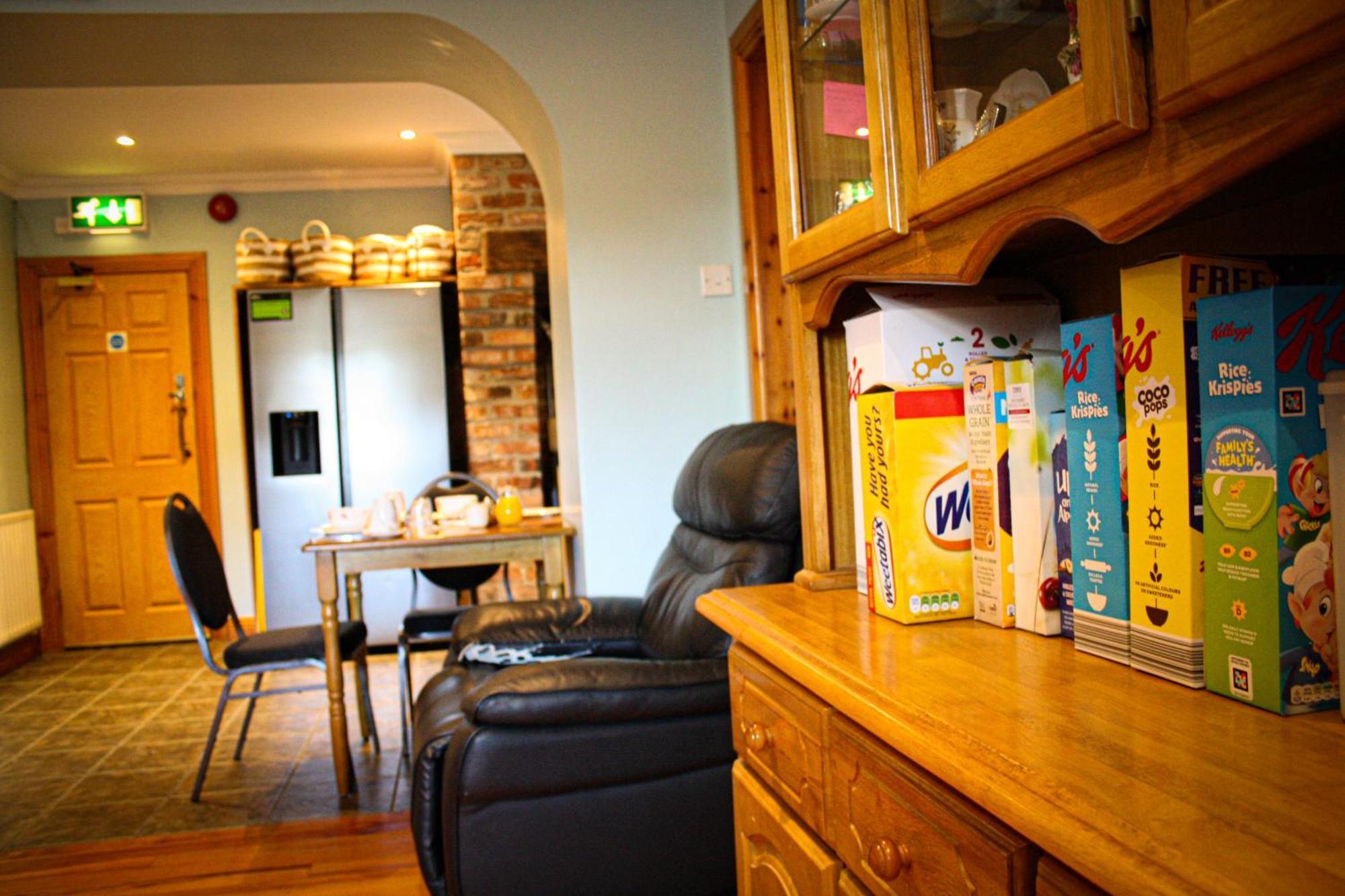 The Coach Inn Strabane Luaran gambar