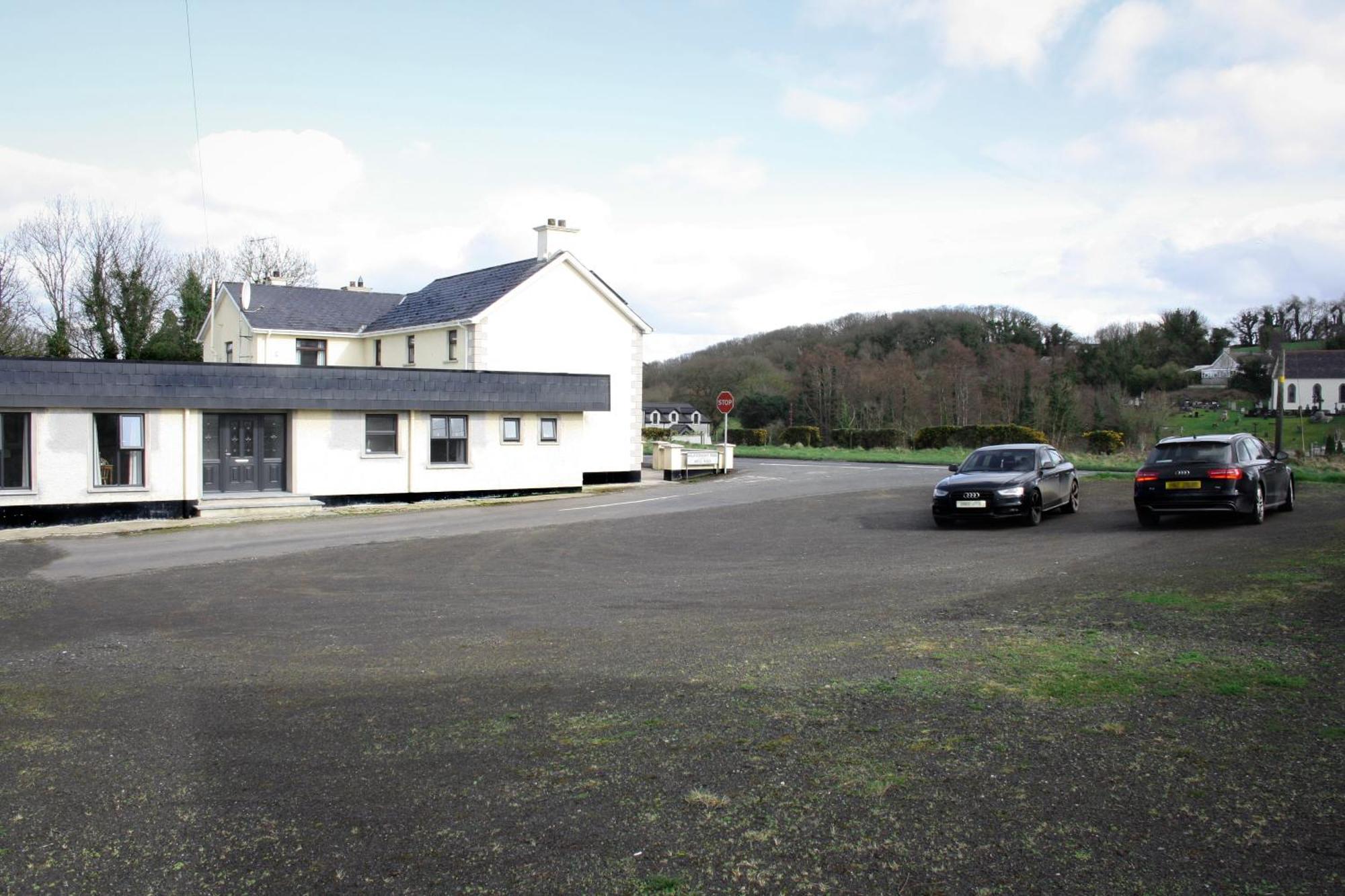 The Coach Inn Strabane Luaran gambar